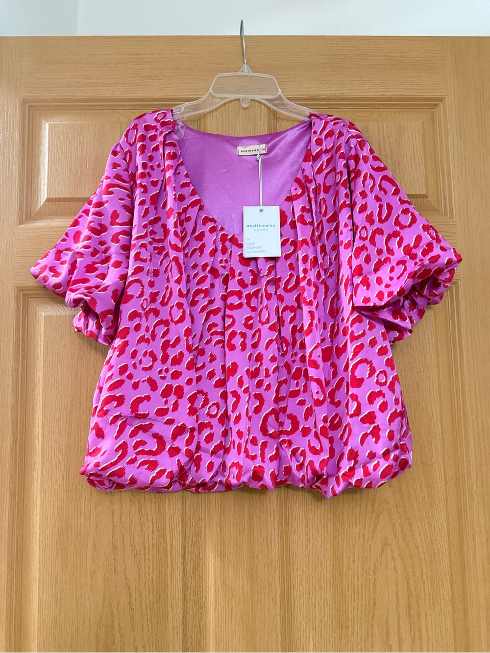 And the Why Pink & Red Leopard-Print Flutter Sleeve Blouson Top